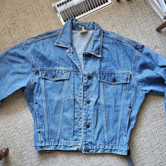 Vintage Jean Jacket - Picture 2 of 9